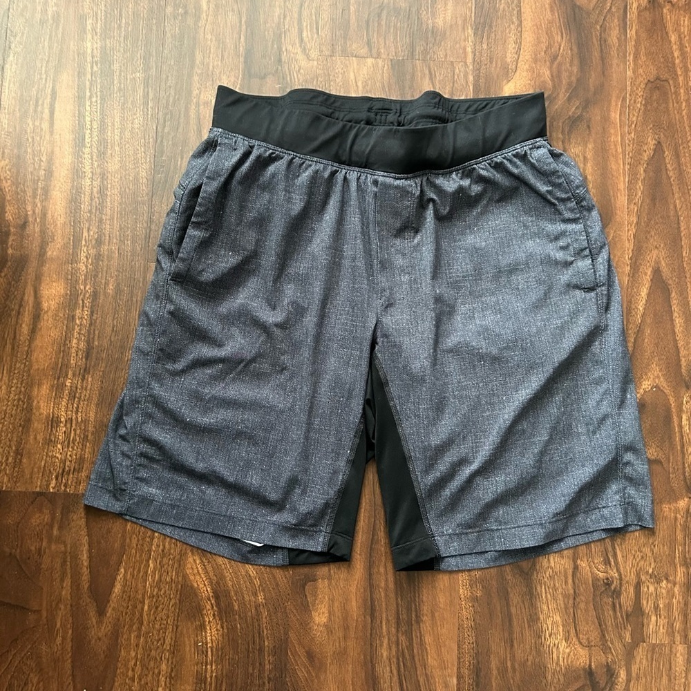 Lululemon T.H.E. Short *Luxtreme Liner 9" 
Size Large 
READ